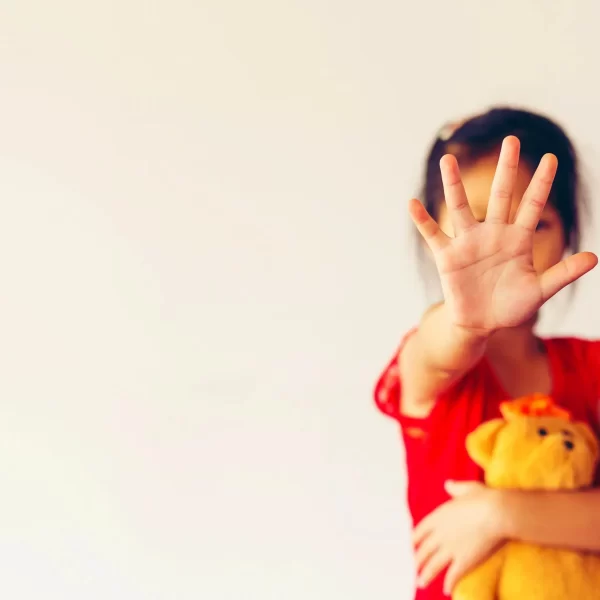 Abuso infantil en Armenia: Denuncia contra Clínica IMES