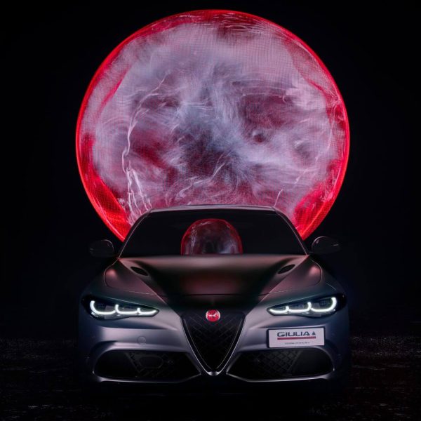 Giulia Quadrifoglio Luna Rossa: Un Icono de Innovación Automotriz