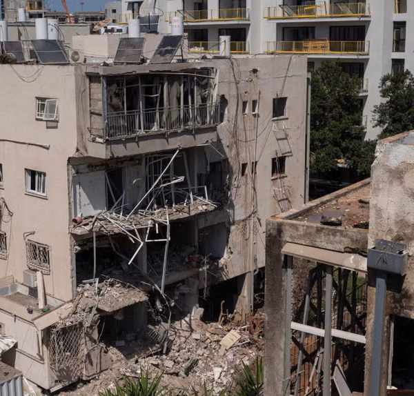 Oleadas de Bombardeos: ¿Cómo Afectan a Israel y al Golfo Pérsico?