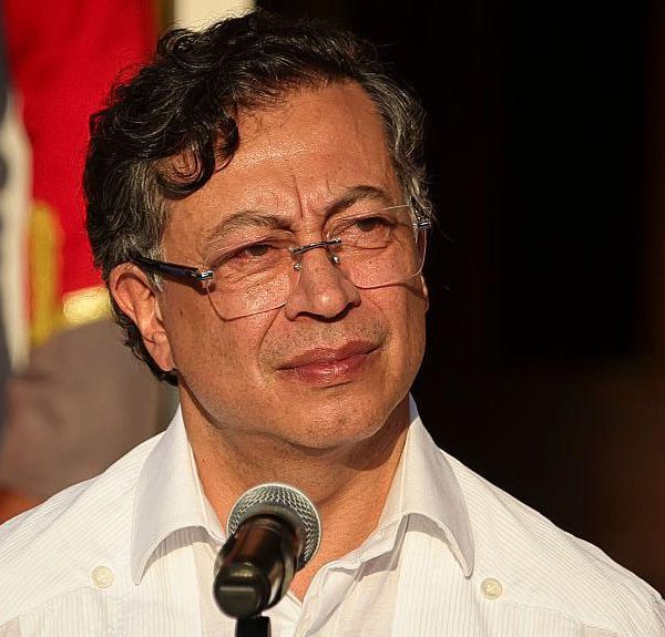 Gustavo Petro: ¿Cómo su administración transformó Colombia para siempre?