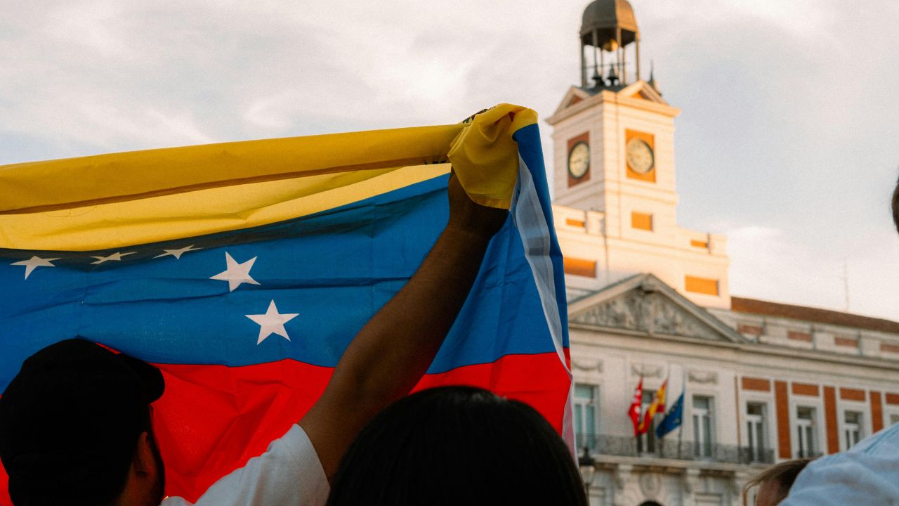 Crisis de la democracia venezolana: ¿Qué causó su declive?