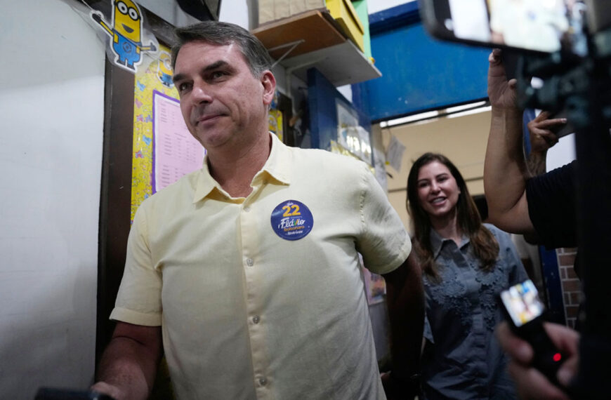 Flávio Bolsonaro: La Huida a Estados Unidos y las Acusaciones en Brasil