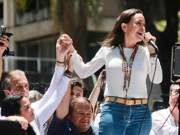 María Corina Machado y la Protesta Histórica por Elecciones en Venezuela